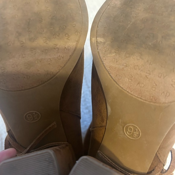 DV by Dolce Vita Brown Suede Heeled Boots with Fringe - Picture 4 of 5